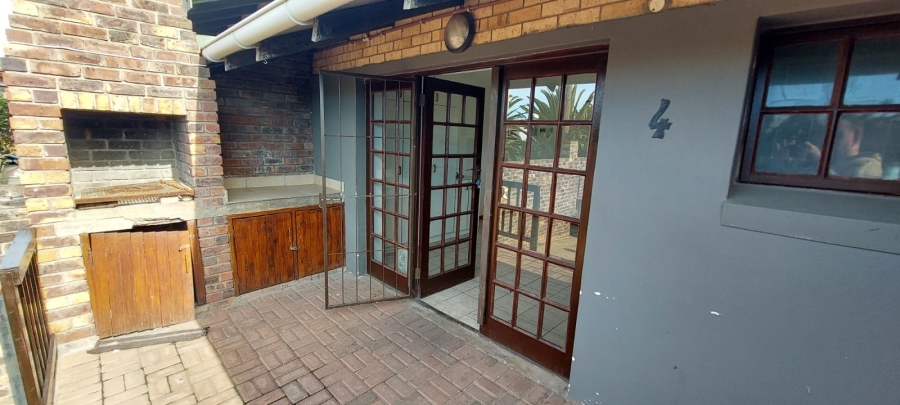 To Let 1 Bedroom Property for Rent in Ferreira Town Eastern Cape
